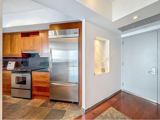 Apartment for sale  Unit #2501 - photo 6259070