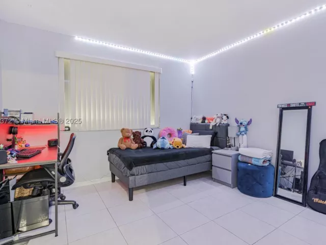 3-bedroom home for sale in Miami - 11532 SW 148th Path - MondialRealty