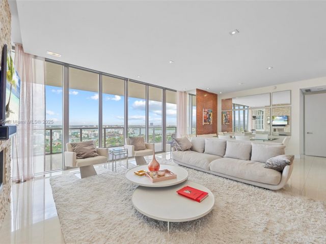 Apartment for rent  Unit #1905N - photo 6260460