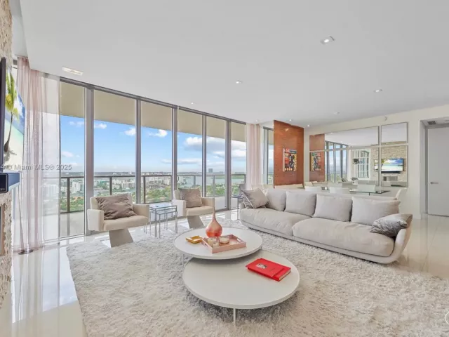 2-bedroom condo for rent in Bal Harbour - 9705 Collins Ave 1905N - MondialRealty