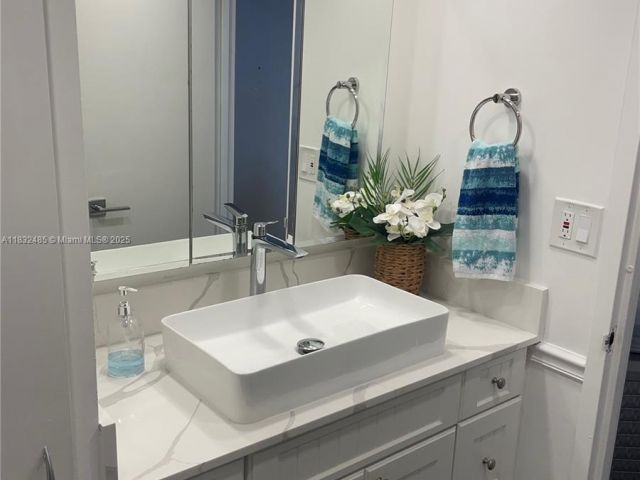 Apartment for rent  Unit #805 - photo 6262958