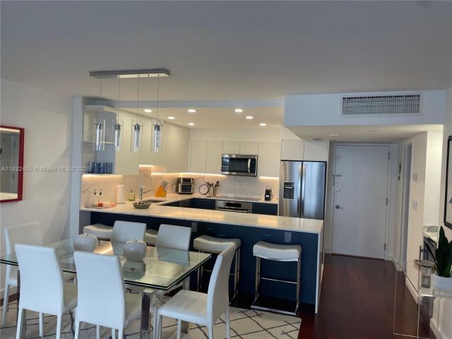 Apartment for rent  Unit #805 - photo 6262970