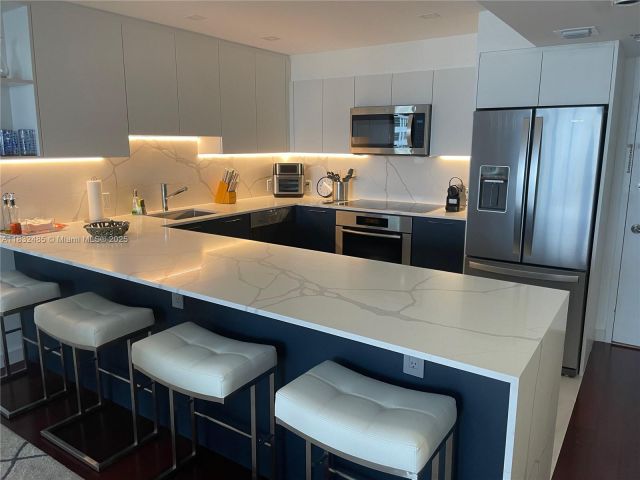 Apartment for rent  Unit #805 - photo 6262973