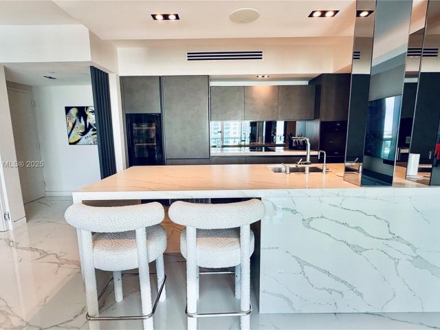 Apartment for sale  Unit #1706 - photo 6260595