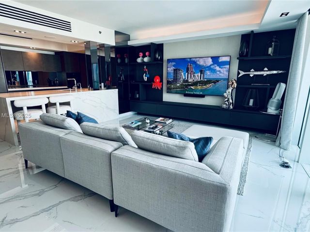 Apartment for sale  Unit #1706 - photo 6260599