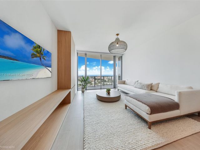 Apartment for sale  Unit #1906 - photo 6263200