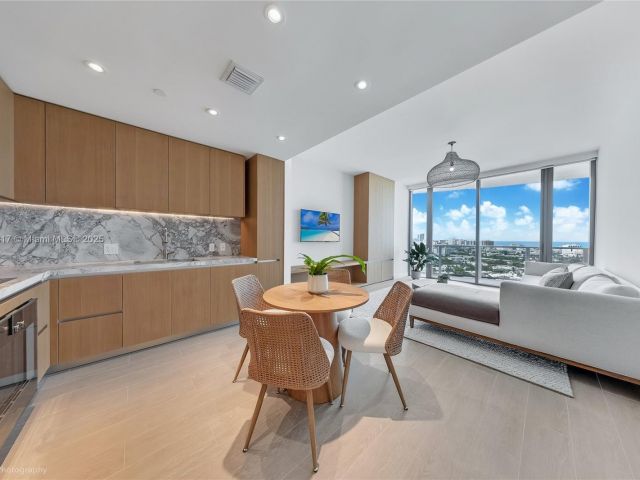 Apartment for sale  Unit #1906 - photo 6263203