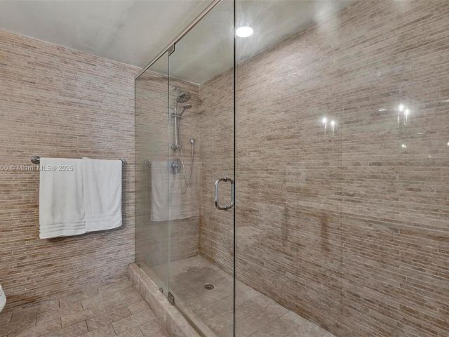 Apartment for sale  Unit #601 - photo 6261187