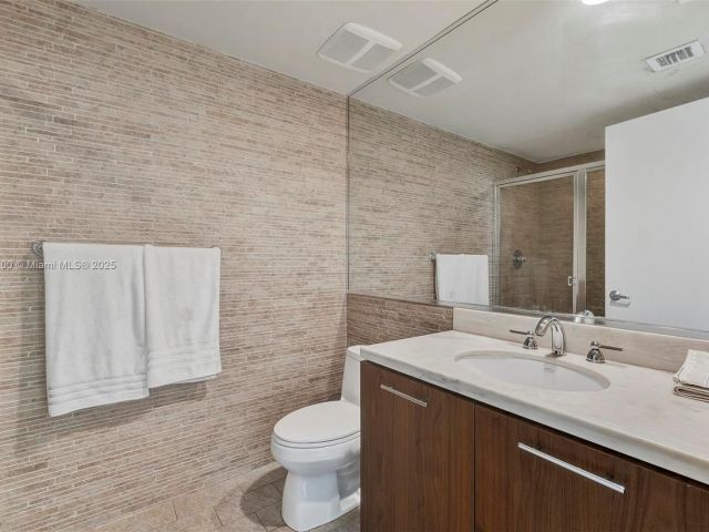 Apartment for sale  Unit #601 - photo 6261188