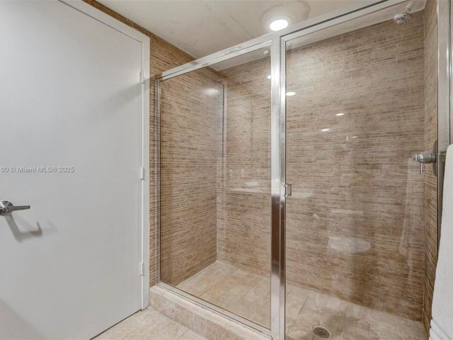 Apartment for sale  Unit #601 - photo 6261189