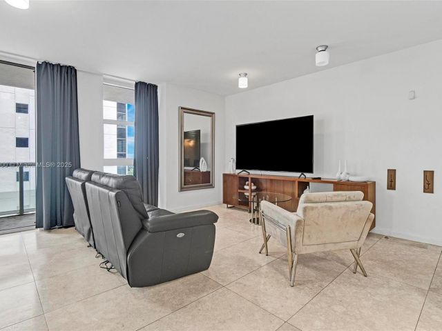 Apartment for sale  Unit #601 - photo 6261195