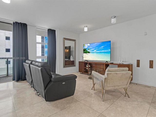 Apartment for sale  Unit #601 - photo 6261199