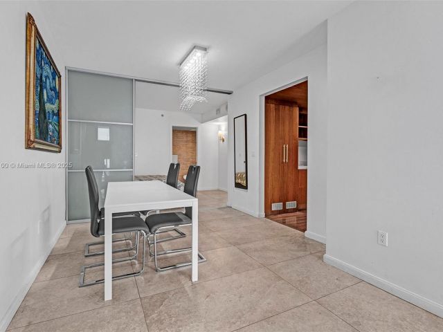 Apartment for sale  Unit #601 - photo 6261201