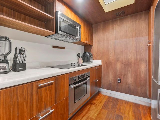 Apartment for sale  Unit #601 - photo 6261203