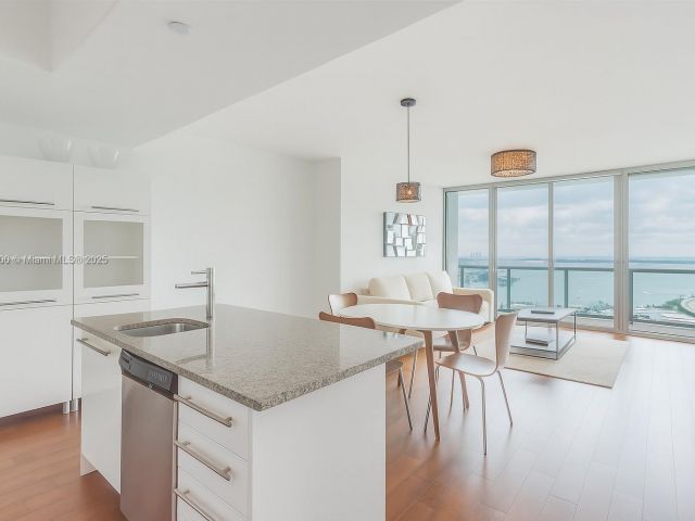 Apartment for sale  Unit #3506 - photo 6267775