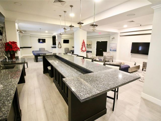 Apartment for sale  Unit #427 - photo 6261375