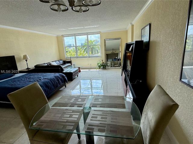 condo for sale in Hollywood - 2501 S Ocean Dr 427 - MondialRealty