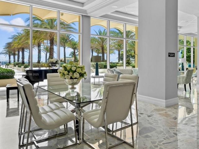 condo for sale in Hollywood - 2501 S Ocean Dr 427 - MondialRealty