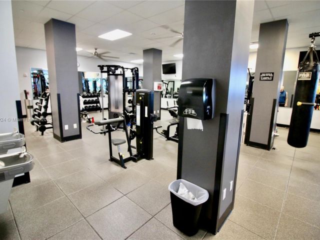 condo for sale in Hollywood - 2501 S Ocean Dr 427 - MondialRealty