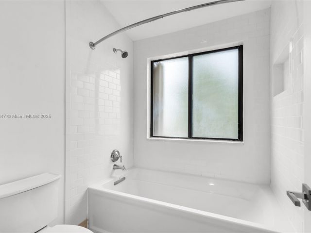 Home for sale at 21160 Mainsail Cir H12 - photo 6823543