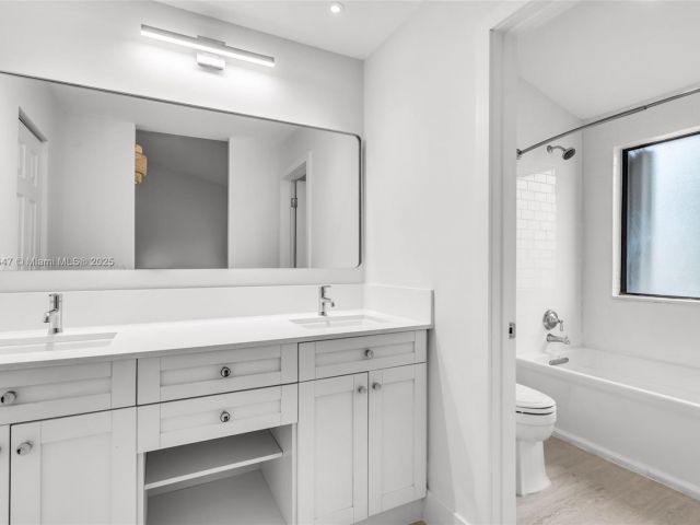 Home for sale at 21160 Mainsail Cir H12 - photo 6823544