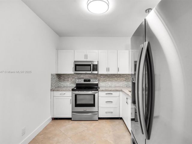 Home for sale at 21160 Mainsail Cir H12 - photo 6823549