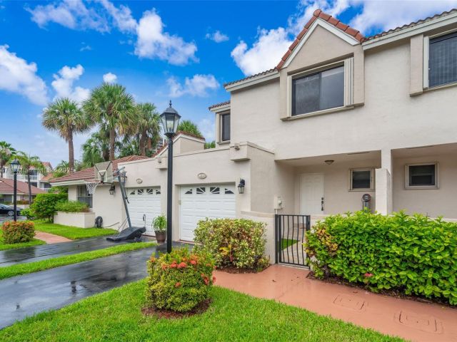 Home for sale at 21160 Mainsail Cir H12 - photo 6823555