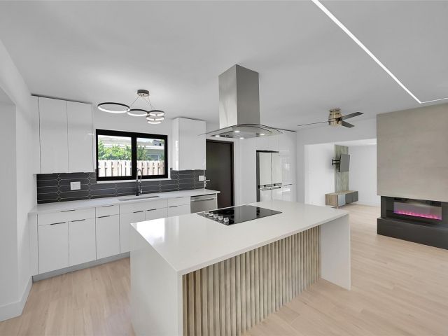 Home for sale at 1257 NW 4th St - photo 6262024