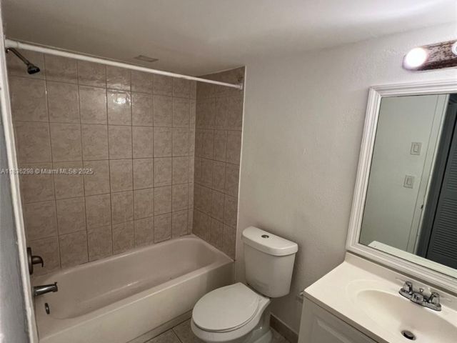 Apartment for sale  Unit #2004 - photo 6261178