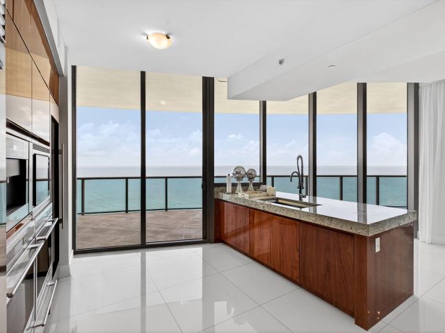 Apartment for sale  Unit #Ph 2700 - photo 6263294