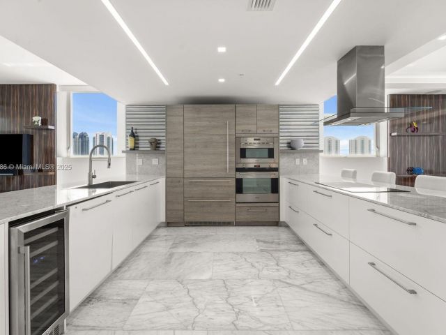 Apartment for sale  Unit #2008 - photo 6262393