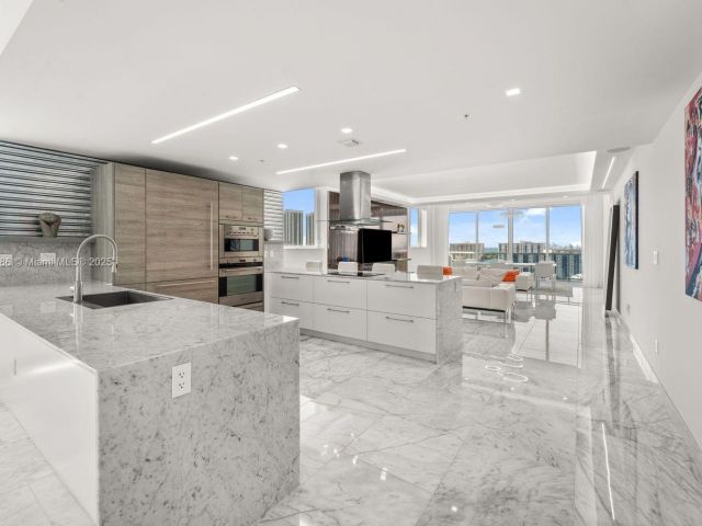 Apartment for sale  Unit #2008 - photo 6262400