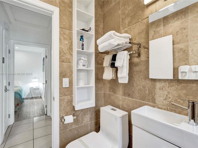 Home for rent at 3305 NE 16th Ct - photo 6264078