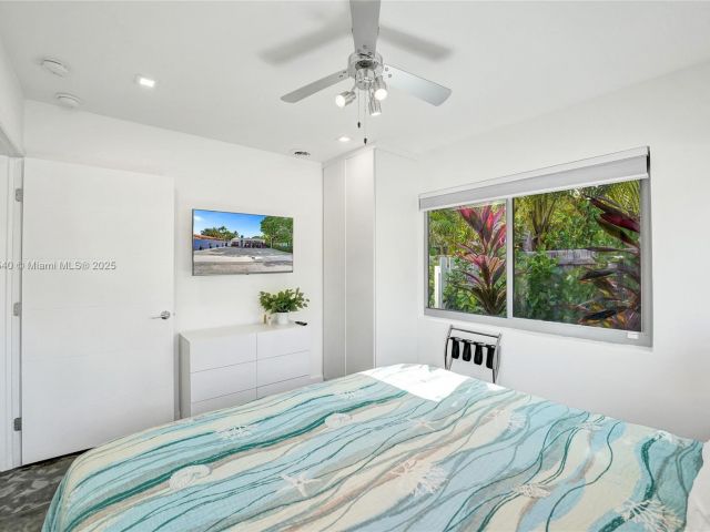 Home for rent at 3305 NE 16th Ct - photo 6264084