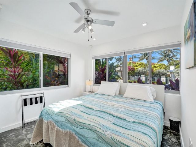 Home for rent at 3305 NE 16th Ct - photo 6264085