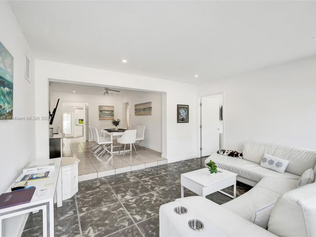 Home for rent at 3305 NE 16th Ct - photo 6264087