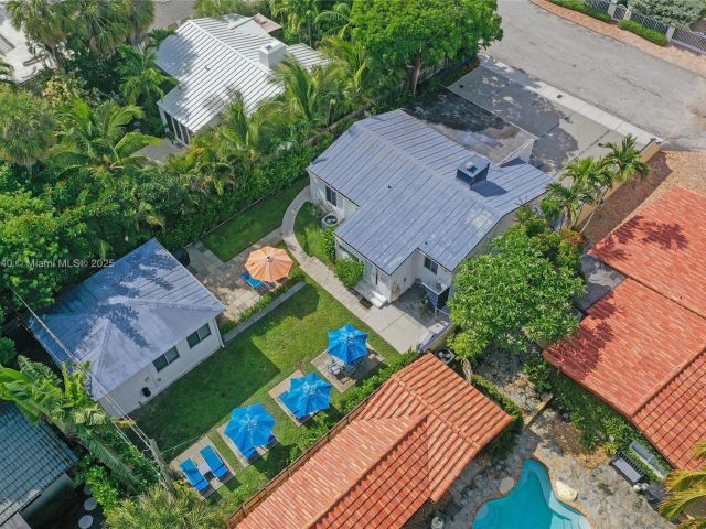 Home for rent at 3305 NE 16th Ct - photo 6264090