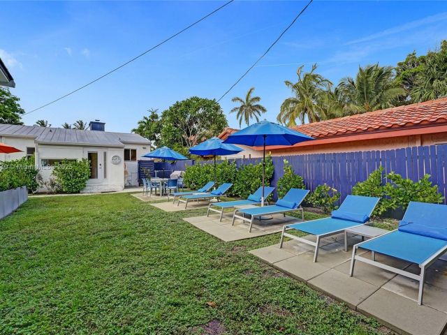 Home for rent at 3305 NE 16th Ct - photo 6264093