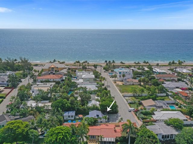 Home for rent at 3305 NE 16th Ct - photo 6264094