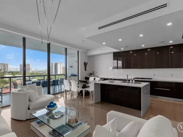 3-bedroom condo for sale in Aventura - 3250 NE 188th St 904 - MondialRealty
