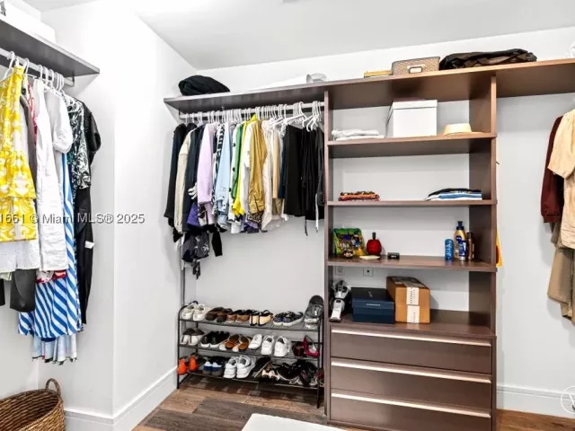 3-bedroom condo for sale in Aventura - 3250 NE 188th St 904 - MondialRealty