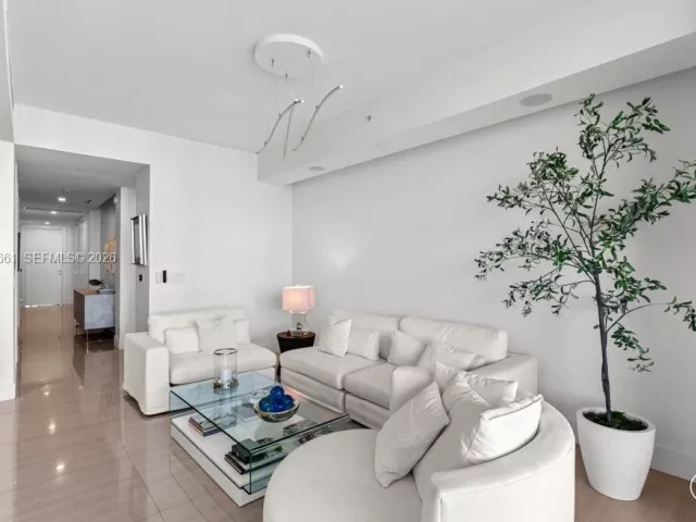 3-bedroom condo for sale in Aventura - 3250 NE 188th St 904 - MondialRealty