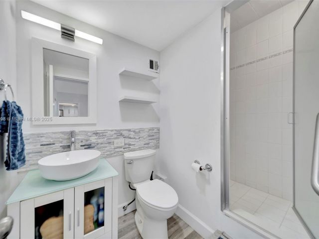 Apartment for sale  Unit #815 - photo 6265734