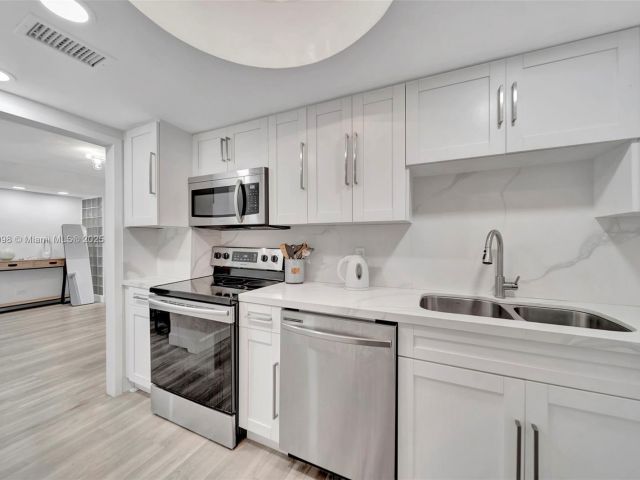 Apartment for sale  Unit #815 - photo 6265743