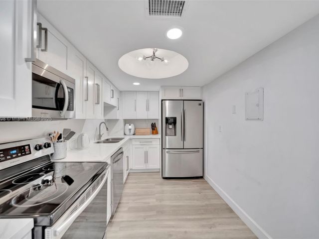 Apartment for sale  Unit #815 - photo 6265745