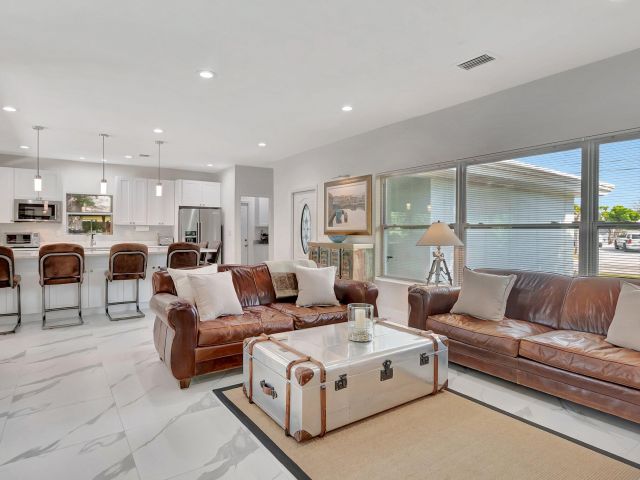 Home for sale at 299 NW 10th Court - photo 6262035