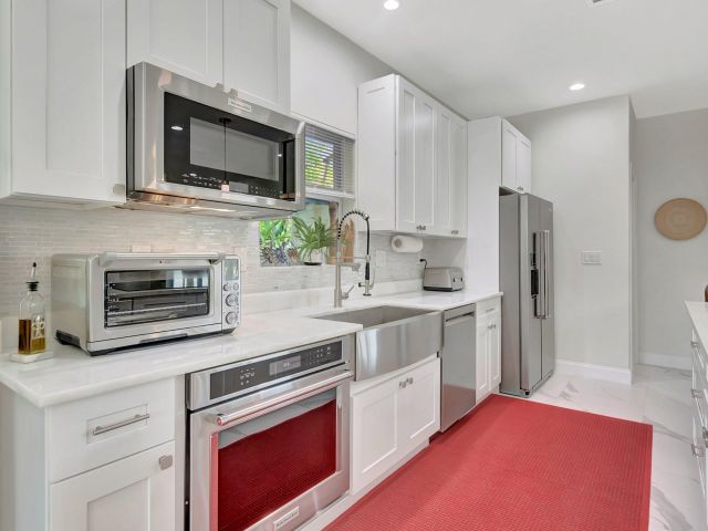 Home for sale at 299 NW 10th Court - photo 6262042