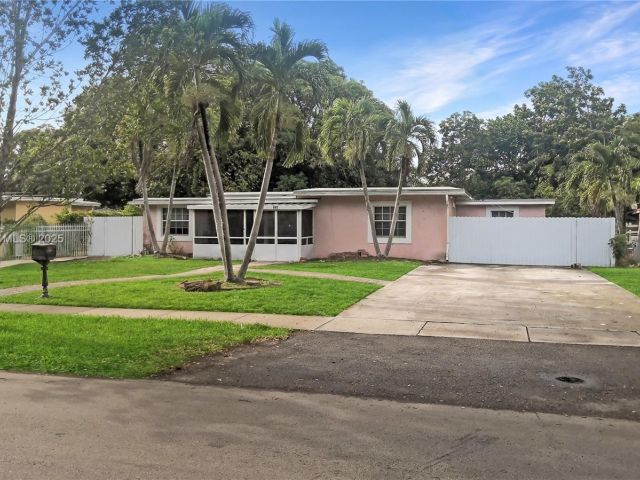 Home for sale at 841 NE 139th St - photo 6264214