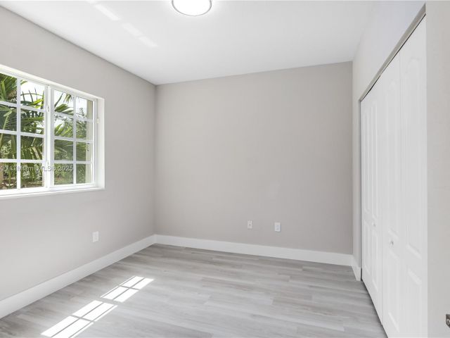 Home for rent at 942 SW 147th Ct - photo 6261713