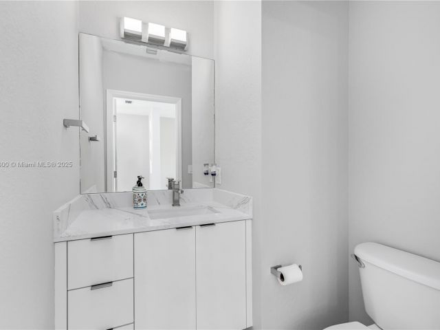 Home for rent at 942 SW 147th Ct - photo 6261717